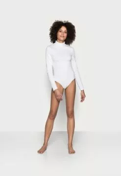 Spanx SUIT YOURSELF LONG SLEEVE TURTLENECK THONG BODYSUIT - Body - White 13 Spanx SUIT YOURSELF LONG SLEEVE TURTLENECK THONG BODYSUIT - Body - White -Spanx Verkaufsshop 19e9bc25b3ed4a42acdf87cb643d1516