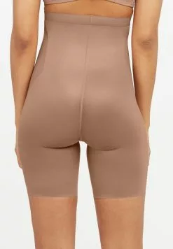 Spanx THINSTINCTS® 2.0 HIGH-WAISTED MID-THIGH SHORT - Shapewear - Café Au Lait -Spanx Verkaufsshop 26c599ad30fb4fc685adfc8b26da70c7