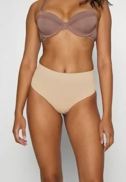 Spanx EVERYDAY SHAPING THONG - String - Toasted Oatmeal 13 Spanx EVERYDAY SHAPING THONG - String - Toasted Oatmeal -Spanx Verkaufsshop 395f76845c6447c5ab19992216a4eaa8 1