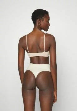 Spanx COTTON COMFORT THONG - String - Oatmeal -Spanx Verkaufsshop 4c1404da8f4f48e0a0cbb0f3ad00a7a3