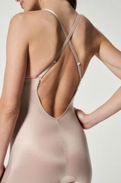 <!-- Mp_trans_schedule_disable_start Remove 1034 -->Spanx<!-- Mp_trans_schedule_disable_end Remove 1034 --> SPANX® Suit Your Fancy Body In Oberschenkellänge Mit Tiefem Rückenausschnitt Und Mittelstarkem Halt -Spanx Verkaufsshop 596 098s3