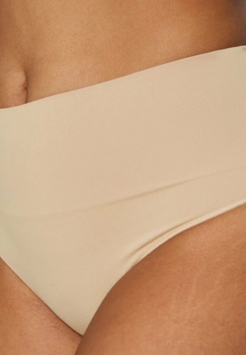 Spanx EVERYDAY SHAPING THONG - String - Toasted Oatmeal 7 Spanx EVERYDAY SHAPING THONG - String - Toasted Oatmeal – Bild 5