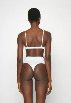 Spanx COTTON COMFORT THONG - String - White -Spanx Verkaufsshop 9b28c97bf8e94f2984092d88bf8db33a