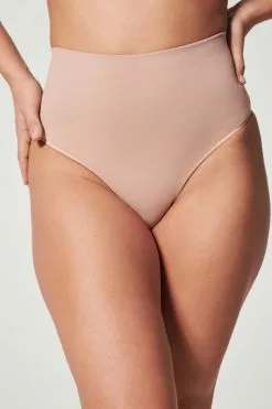 <!-- Mp_trans_schedule_disable_start Remove 1034 -->Spanx<!-- Mp_trans_schedule_disable_end Remove 1034 --> Spanx Ecocare Nahtloser, Figurformender Tanga