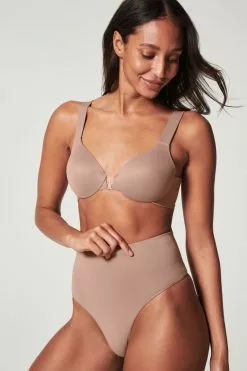 <!-- Mp_trans_schedule_disable_start Remove 1034 -->Spanx<!-- Mp_trans_schedule_disable_end Remove 1034 --> Spanx Ecocare Nahtloser, Figurformender Tanga -Spanx Verkaufsshop T56 972s3