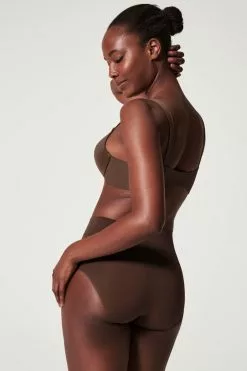 SPANX® Ecocare Nahtloser, Figurformender Slip -Spanx Verkaufsshop T56718s4