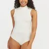 Spanx Suit Yourself Figurformender, ärmelloser Body Mit Rippung Und Stehkragen, Weiß