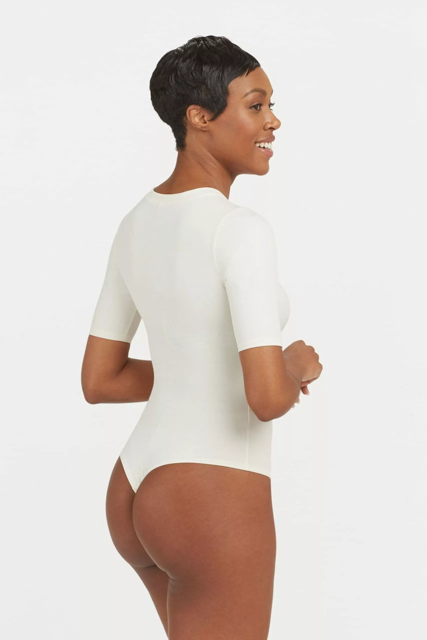 Spanx Suit Yourself Figurformender, Gerippter Body Mit Kurzen Ärmeln, Weiß 4 Spanx Suit Yourself Figurformender, Gerippter Body Mit Kurzen Ärmeln, Weiß – Bild 2