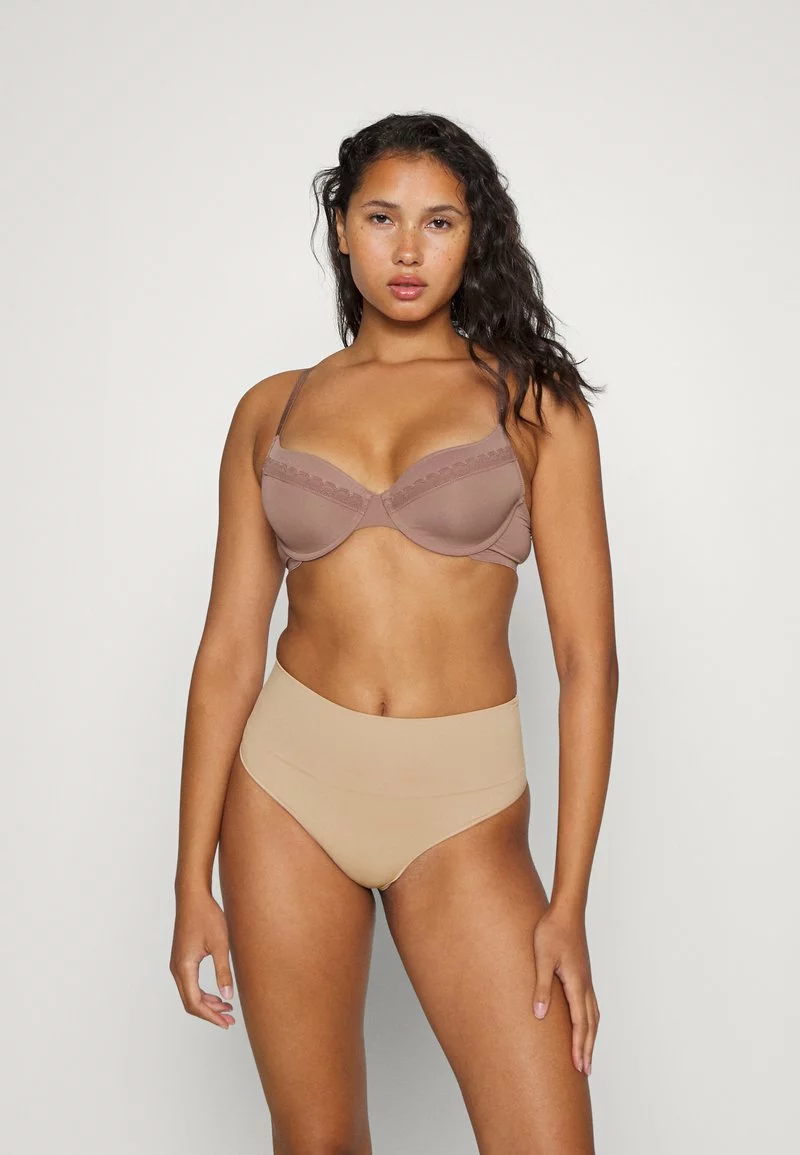 Spanx EVERYDAY SHAPING THONG - String - Toasted Oatmeal 4 Spanx EVERYDAY SHAPING THONG - String - Toasted Oatmeal – Bild 2