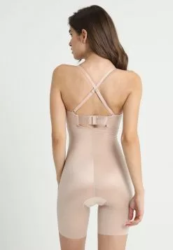 Spanx SUIT YOUR FANCY STRAPLESS CUPPED MID-TIGH BODYSUIT - Body - Champagne Beige -Spanx Verkaufsshop ac96db9324df4fb7ab0d7956f754af16