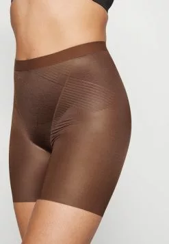 Spanx THINSTINCTS 2.0 GIRLSHORT - Shapewear - Chestnut Brown -Spanx Verkaufsshop c14f540efa2841c6a34ca1fa9a602830