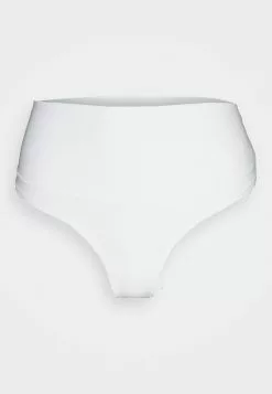 Spanx COTTON COMFORT THONG - String - White -Spanx Verkaufsshop cc2310fc52bb4f1d939b3ff75dd055f1