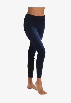 Spanx ANKLE JEAN-ISH LEGGINGS - Leggings - Strümpfe - White -Spanx Verkaufsshop f2b41fb41df248ebbaee15dcac01a454